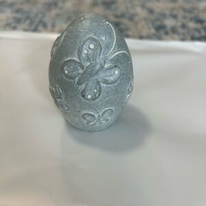 Isabel Bloom concrete Egg with Butterfly Design